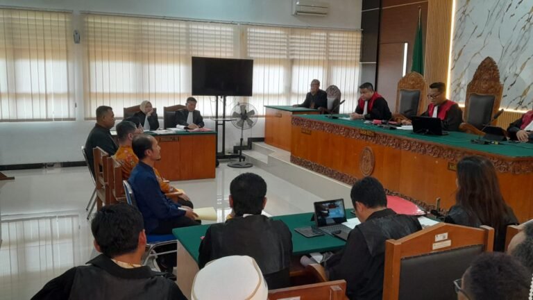 Sidang Pemalsuan Dokumen Kuliah, Mantan Ketua KY Tegaskan Tanda Tangan Dipalsukan !