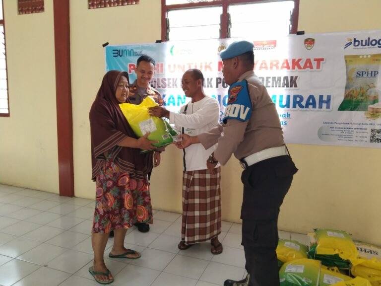 Polres Demak Gelar Pasar Murah Serentak, 3,5 Ton Beras Disalurkan untuk Warga