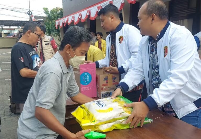 Warga Antusias Sambut Gerakan Pangan Murah Polda Jateng