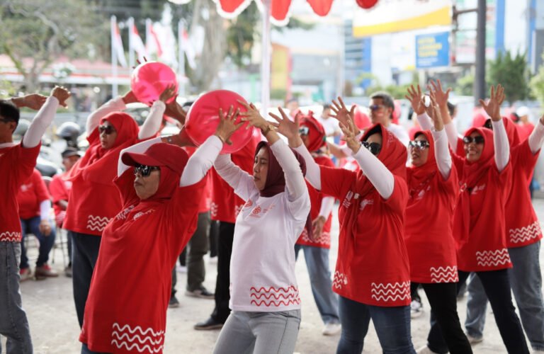 Bank Mandiri Taspen Gelar Aksi Peduli Lansia dan Perayaan 17 Agustusan di Berbagai Kota Sambut HUT ke-80 RI
