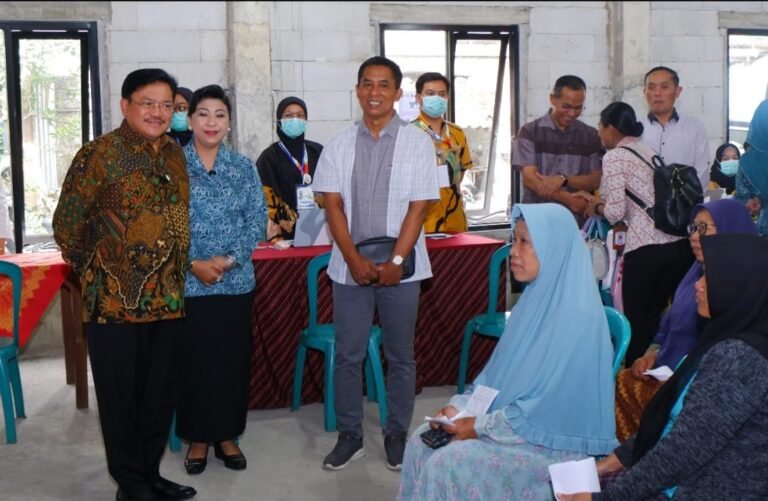 Dokter Spesialis Keliling Gratis Layani Warga Salatiga