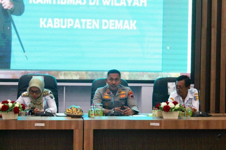 Jaga Wilayah, Kapolres Gandeng Warga Demak