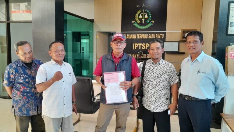 Dugaan Korupsi Labkesda, Dinkes Sukoharjo Dilaporkan ke Kejaksaan