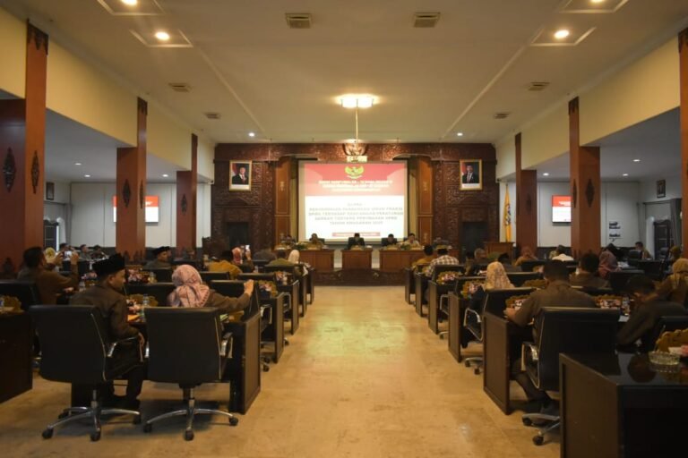 Setujui Raperda Perubahan, Fraksi Kompak Soroti Kebijakan Pemkab Karanganyar