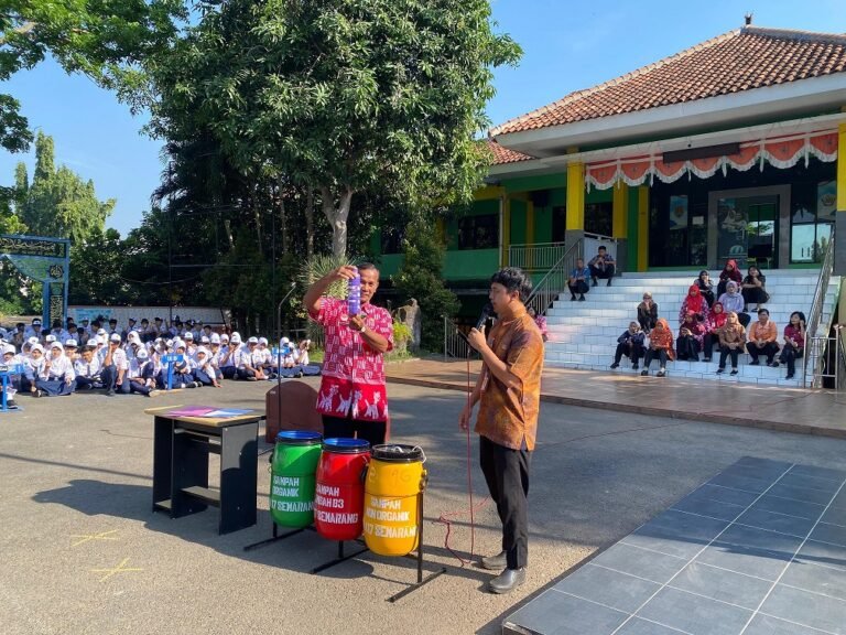 Deklarasi Sekolah Sehat dan Adiwiyata SMP Negeri 17 Semarang