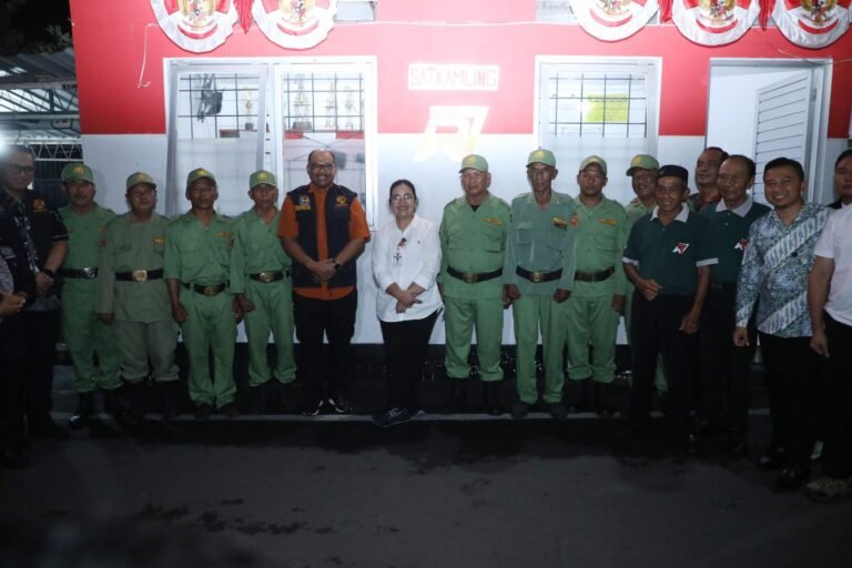 Berjalan Konsisten, Kemendagri Apresiasi Siskamling di Kota Semarang