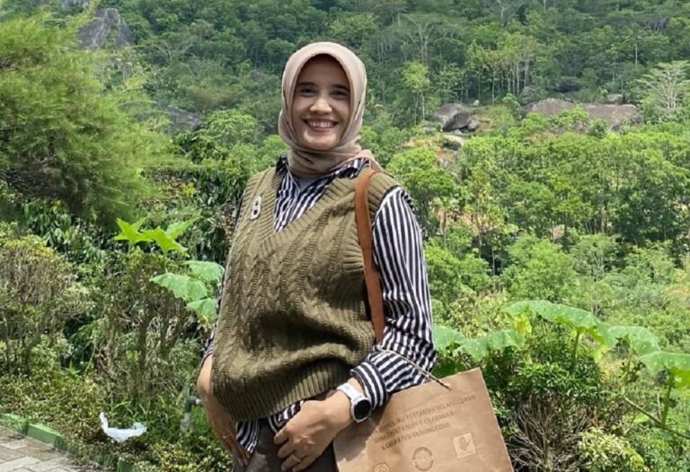 Tim Pemberdayaan Kemitraan UNS Berdayakan Kelompok Dasawisma Melalui Penerapan Pertanian Presisi Budidaya Cabai untuk Mendukung Program Pangan Lestari