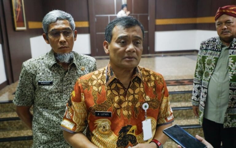 Kumpulkan Bupati-Wali Kota, Gubernur Ahmad Luthfi Instruksikan 4 Langkah Pulihkan Jateng