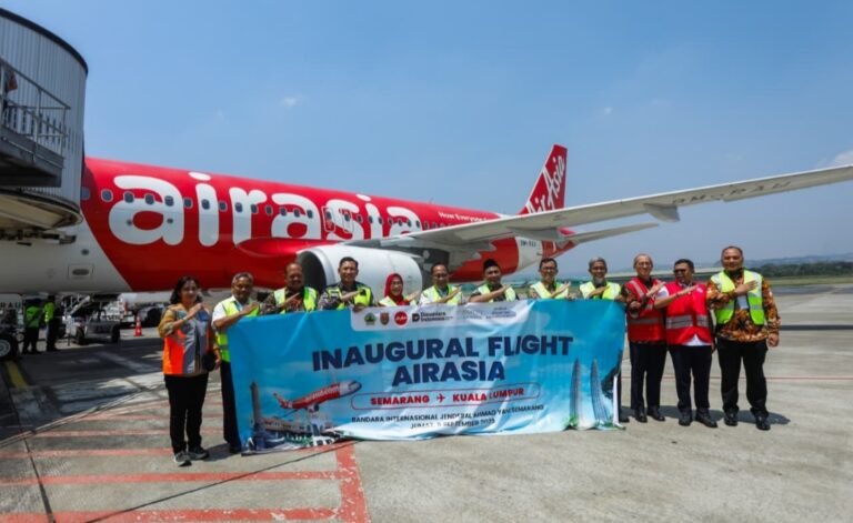 Wagub Jateng Taj Yasin Lepas Penerbangan Perdana Semarang-Malaysia, Laris Manis, 9.073 tiket Terjual untuk Lima Hari ke Depan