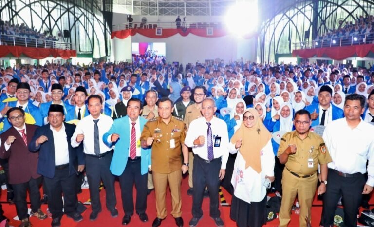 Ahmad Luthfi Tegaskan Integritas Pemimpin di Depan Ribuan Mahasiswa Unimus