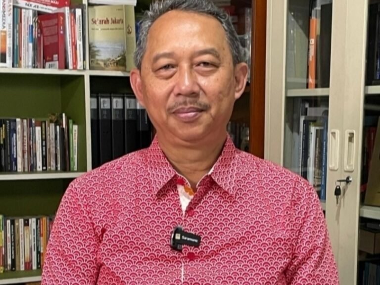 KENAPA SIRENE DAN ROTATOR SERING DITOLAK MASYARAKAT? – Oleh Djoko Setijowarno