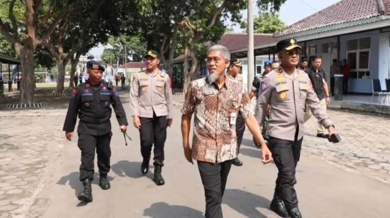 Sekda Jateng Dampingi Panglima TNI Kunjungi Dapur SPPG Ngemplak