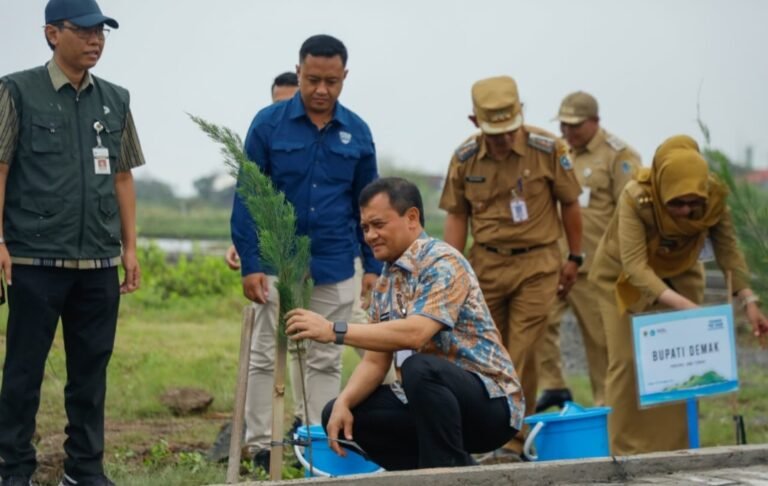 Tahan Penurunan Muka Tanah Pesisir, Ahmad Luthfi Minta Optimalkan SPAM