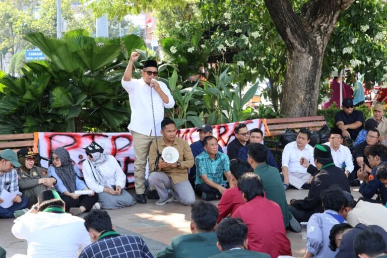 Terima Aksi Demo Mahasiswa, Mohammad Saleh  Pastikan Tindaklanjuti Tuntutan Mahasiswa