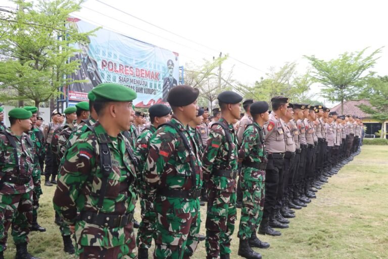 400 Personel Gabungan TNI-Polri Disiagakan Antisipasi Unjuk Rasa di Demak