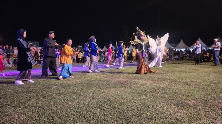Kirab Budaya Sedekah Bumi Desa Tanjungrejo Meriah