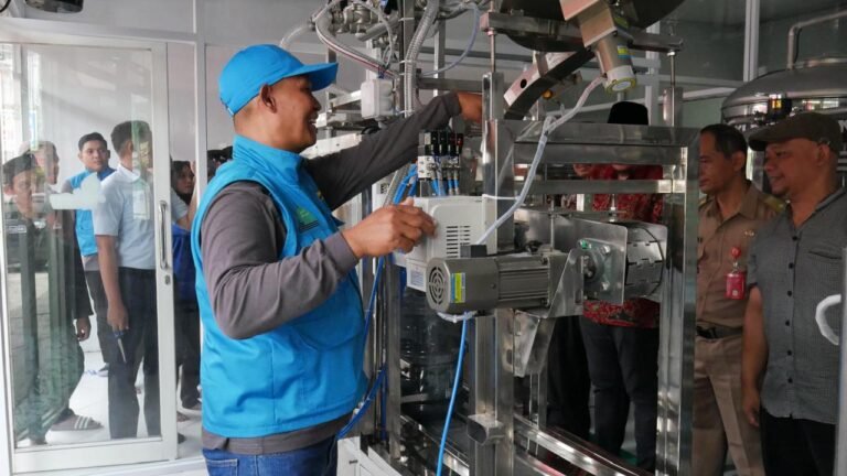 Masjid Jami Jatisari Bersama Mr. Refill Resmi Luncurkan Usaha Air Minum Ramah Lingkungan