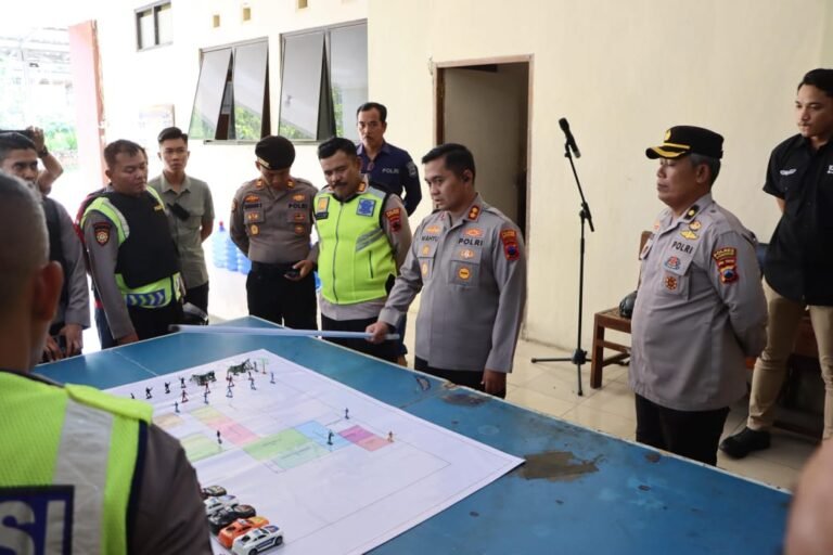 Polsek Paranggupito Gelar Simulasi Hadapi Anarkis