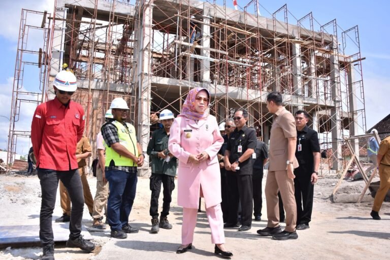 Bupati Sukoharjo Minta Pembangunan Perpustakaan Dikebut