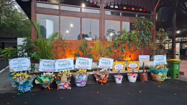 Sambut Hari Jadi Kudus dengan Menanam Pohon