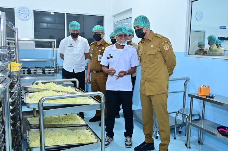 Pastikan Mutu Makanan, Wabup Sukoharjo Sidak Dapur SPPG Baki