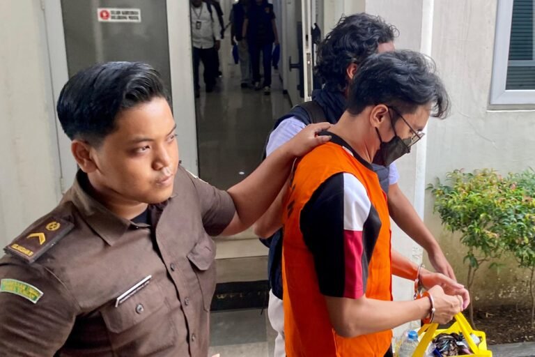 Kasus Penyedia Tari Striptis Mansion Karaoke Dilimpahkan