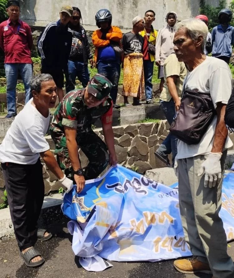 Pria Ditemukan Meninggal Dalam Selokan Jalan Diponegoro