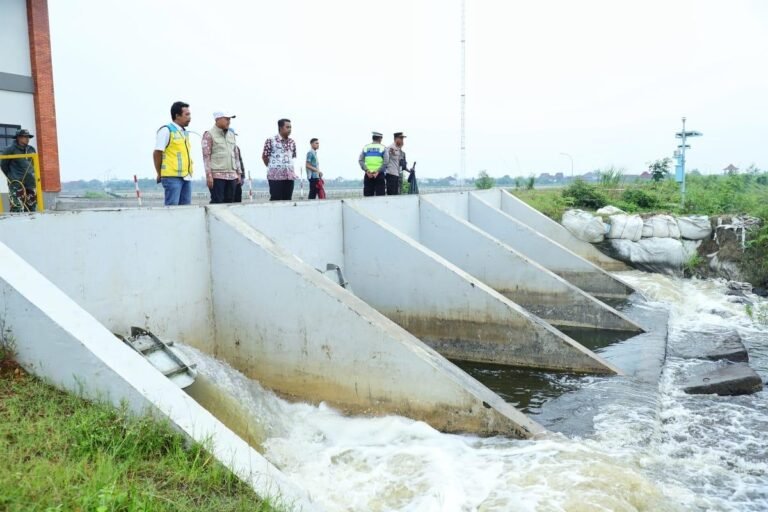 Antisipasi Musim Penghujan,  Sam’ani Pantau Infrastruktur Pengendali Air Aman