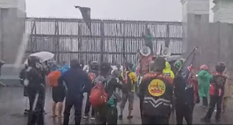 Massa Aksi Ojol Ditemui DPR RI, Dijanjikan Perpres Ojol