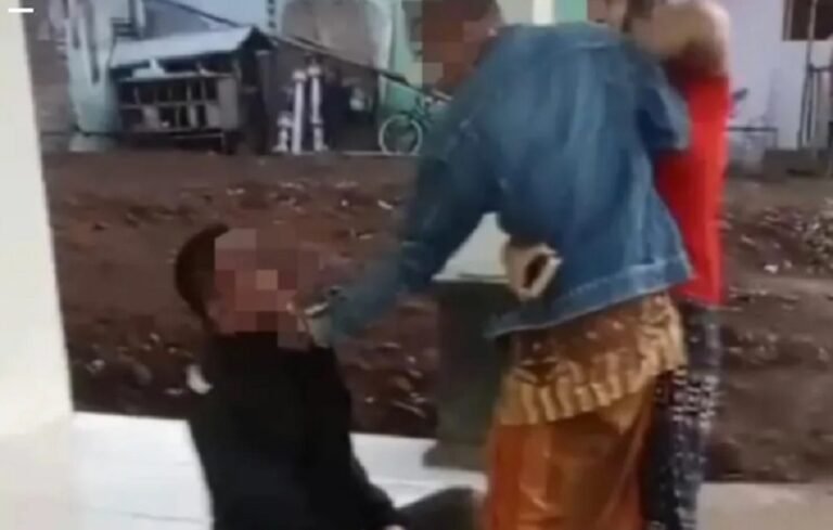 Digerebek Warga saat Indehoi di Rumah Janda, Kapolsek AKP N Kini Dinonaktifkan