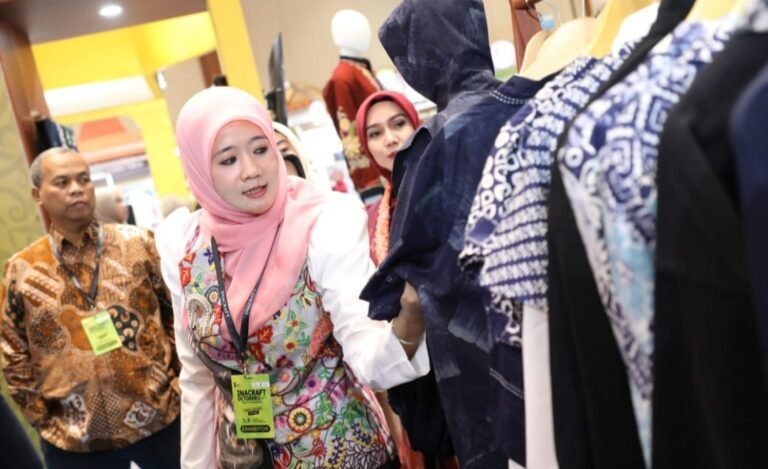 Dekranasda Jateng Kembali Meriahkan Inacraft 2025, Nawal Yasin Dorong UMKM Naik Kelas