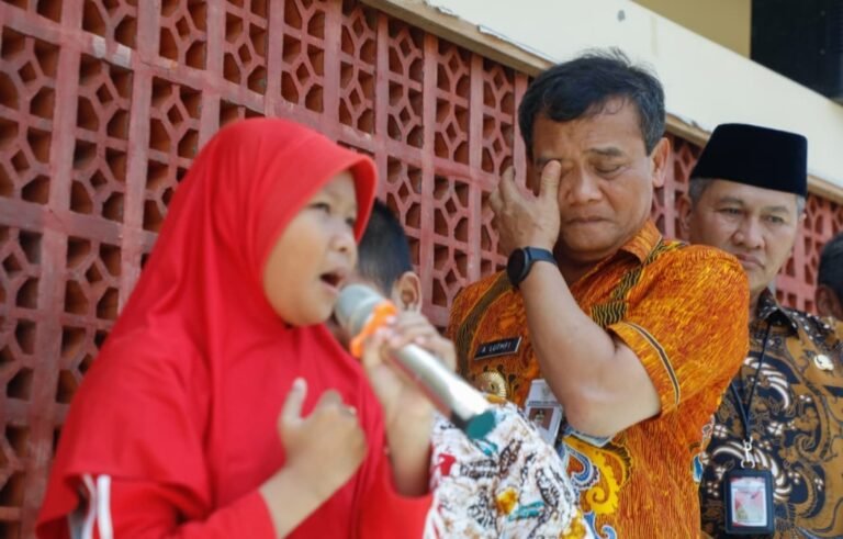 Najwa, Anak SLBN Membuat Gubernur Ahmad Luthfi Meneteskan Air Mata
