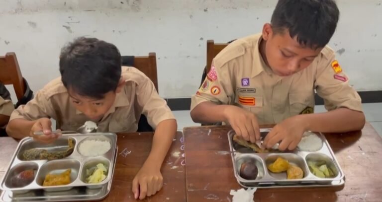 Orang Tua Siswa di Magelang Tidak Takut Isu Keracunan, Banyak Manfaat, MBG Harus Jalan Terus 