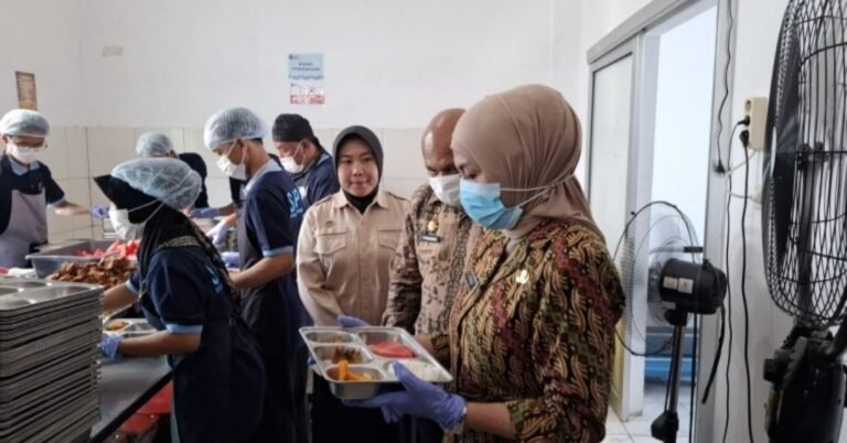 Terjun Langsung, Bupati Kendal Pastikan Semua SPPG di Kendal Sesuai Standard 