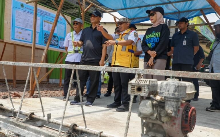 Warga Kendal Senang Jalan Diperbaiki, Macet Sedikit Tidak Mengapa…