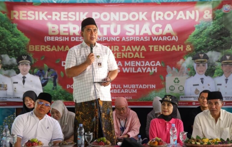 Jelang Hari Santri 2025, Wagub Jateng Ikut Ro’an di Pesantren