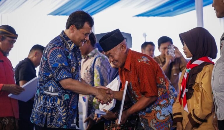 Memberdayakan Warga ala Gubernur Ahmad Luthfi Melalui Program Kecamatan Berdaya
