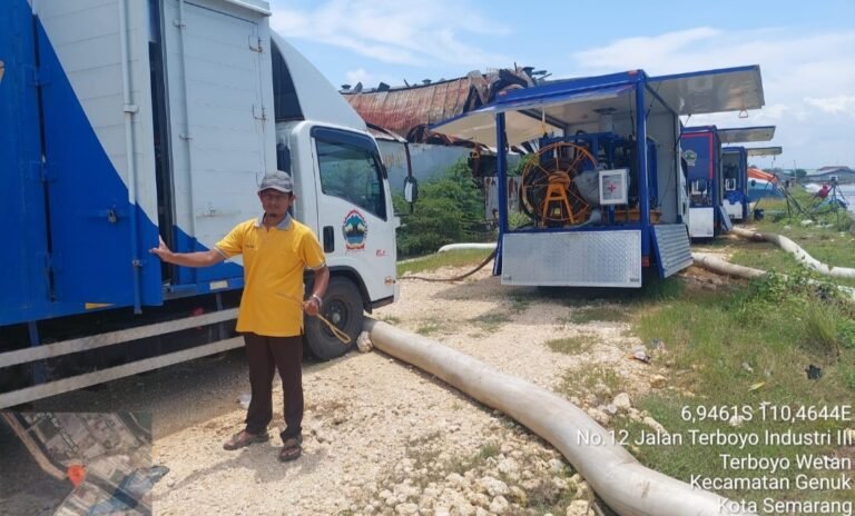 Kisah Petugas Pompa Banjir Semarang: 24 Jam Berjaga Ditemani Nyamuk 