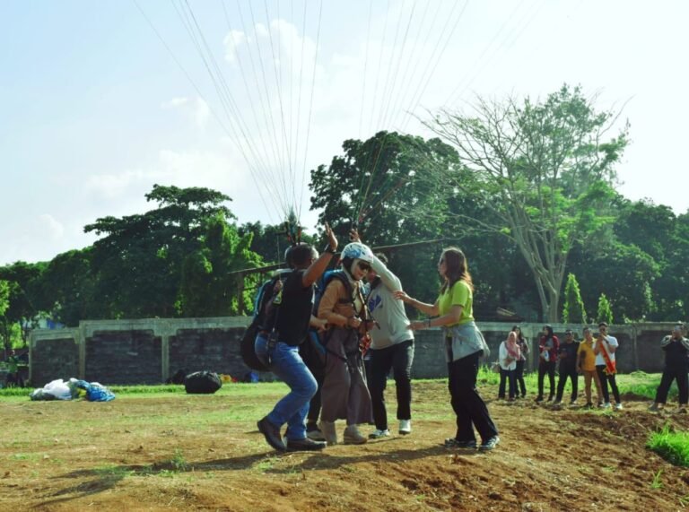Bupati Pastikan Paralayang di Curug Sewu Aman