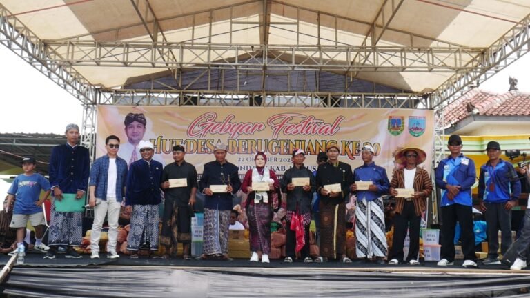 Warga Berugenjang Meriahkan Hari Kelahiran Ke-20 Tahun