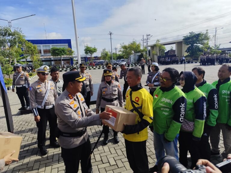 Polres Sukoharjo Gelar Apel Bersama Komunitas Ojol, Deklarasikan Lima Komitmen