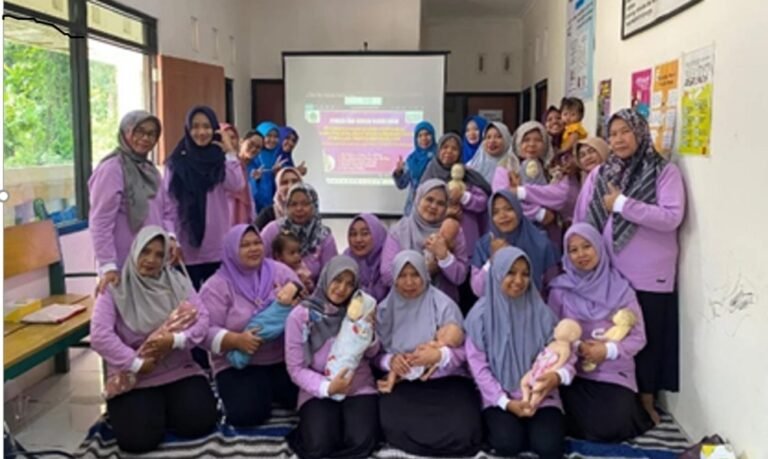 Kader Posyandu Candirejo Antusias Ikuti Pelatihan Pijat Bayi-Mencegah Stunting Diadakan Tim PKM UNW Ungaran