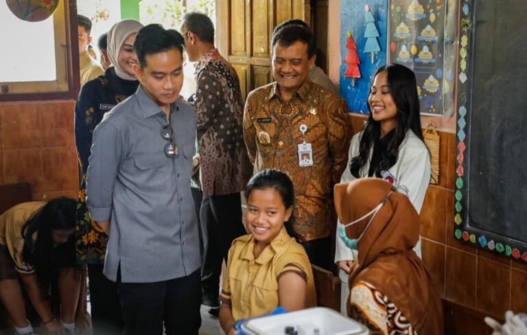 CKG dan Speling Terus Digencarkan, Gubernur Ahmad Luthfi Dampingi Wapres Gibran Tinjau di Salatiga