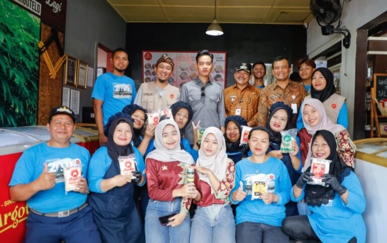 Dikunjungi Gibran dan Ahmad Luthfi, Berharap Kampung Singkong jadi Obyek Wisata