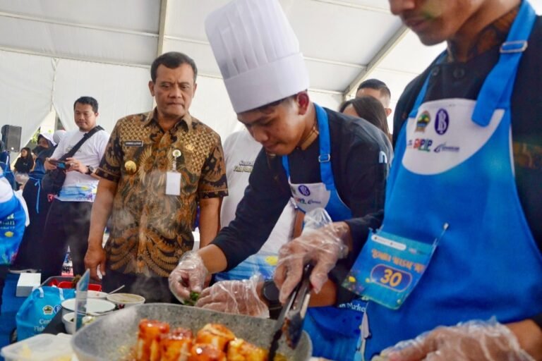 Gubernur Ahmad Luthfi Kampanyekan Gemar Makan Ikan 
