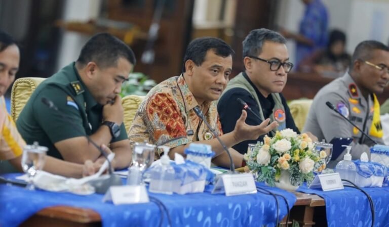 Puncak Musim Hujan Diperkirakan Masih Sampai Desember, Ahmad Luthfi Minta Bupati/Walikota Siaga Penuh