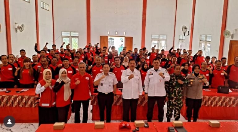 95 Relawan Siaga PMI Kabupaten Semarang Dibekali Praktik Penanggulangan Bencana