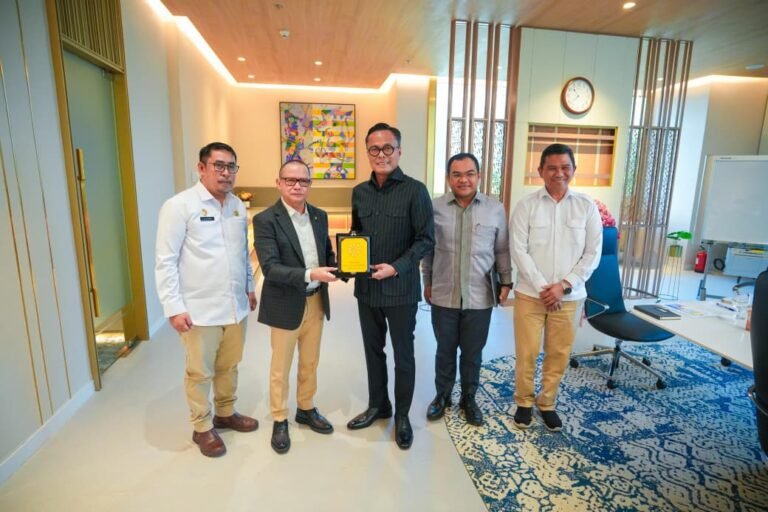 Menteri Mukhtarudin Gelar Pertemuan Strategis dengan Kepala BP BUMN Dony Oskaria, Fokus pada Pengiriman Pekerja Migran Berkualitas