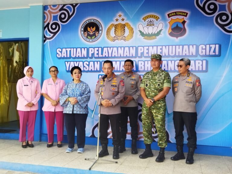 Fasilitas Modern, SMP Kemala Bhayangkari Karanganyar Diapresiasi Kapolri dan Titiek Suharto