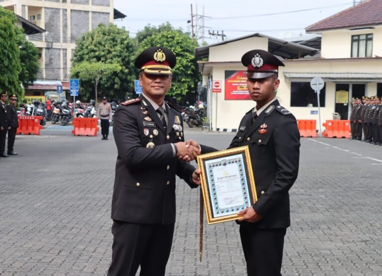Peringati Hari Pahlawan, Kapolrestabes Semarang Tegaskan, Jiwa Juang Pahlawan jadi Inspirasi Pengabdian